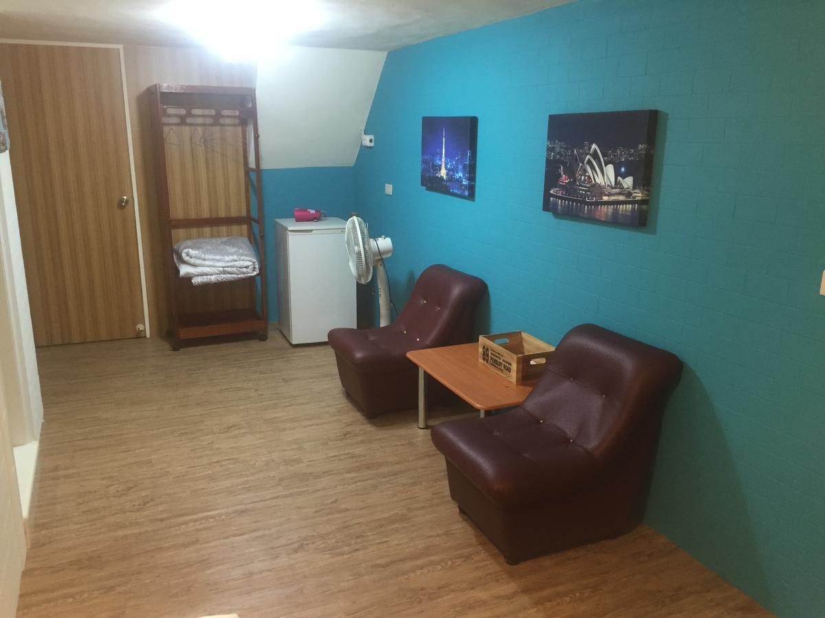 Traveler Station Hotel Каосюн Екстериор снимка