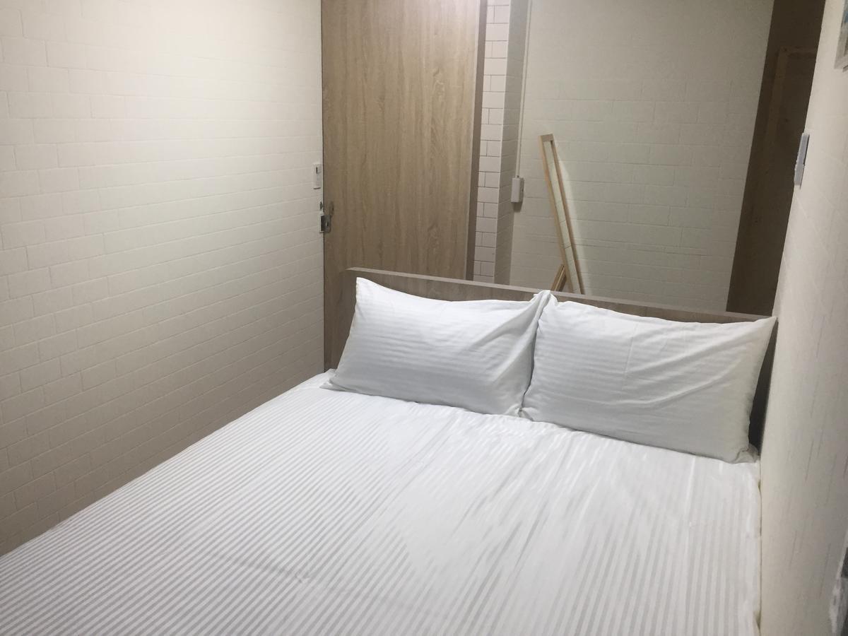 Traveler Station Hotel Каосюн Екстериор снимка
