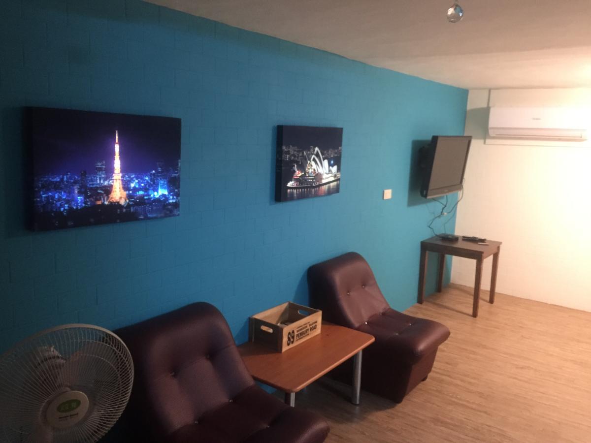 Traveler Station Hotel Каосюн Екстериор снимка