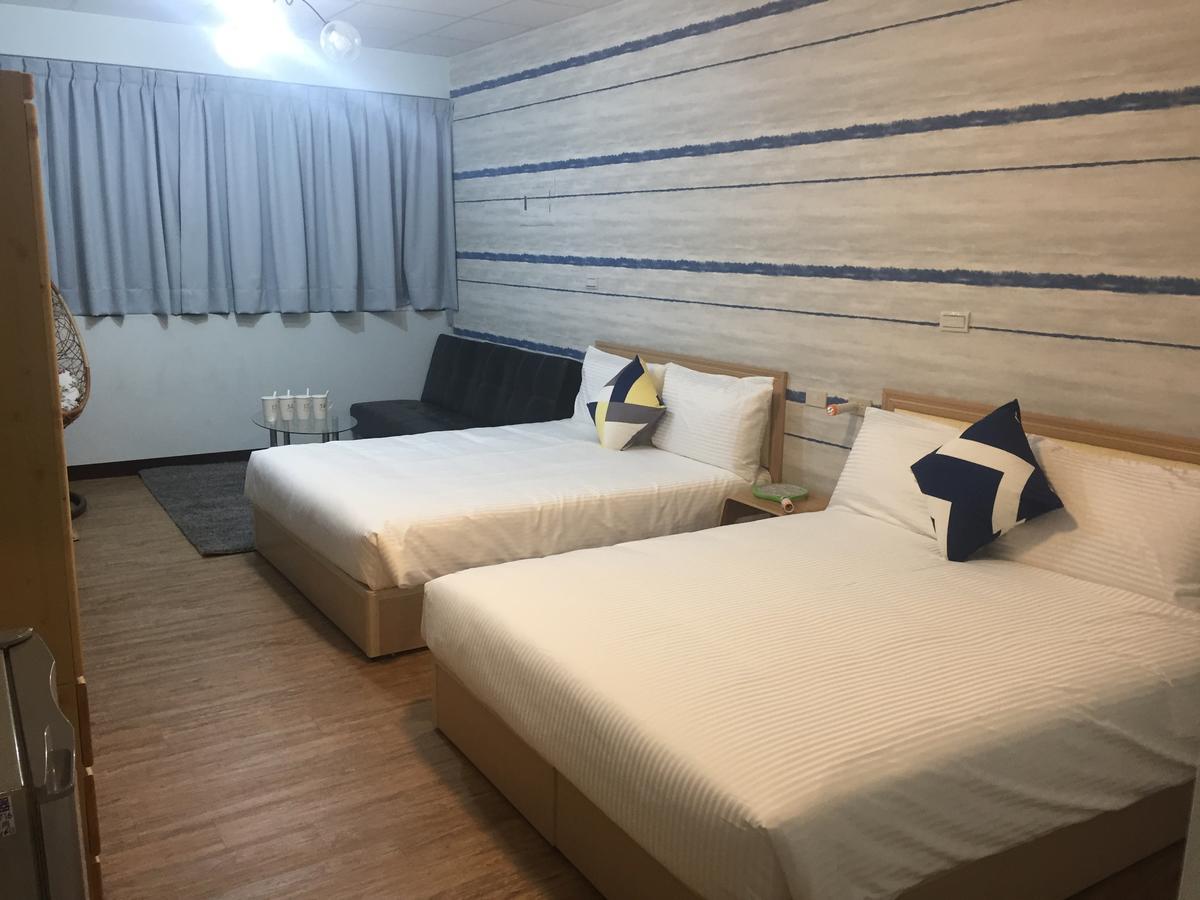 Traveler Station Hotel Каосюн Екстериор снимка