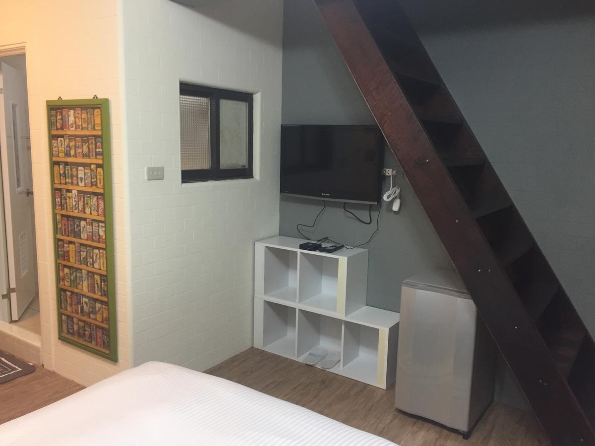 Traveler Station Hotel Каосюн Екстериор снимка