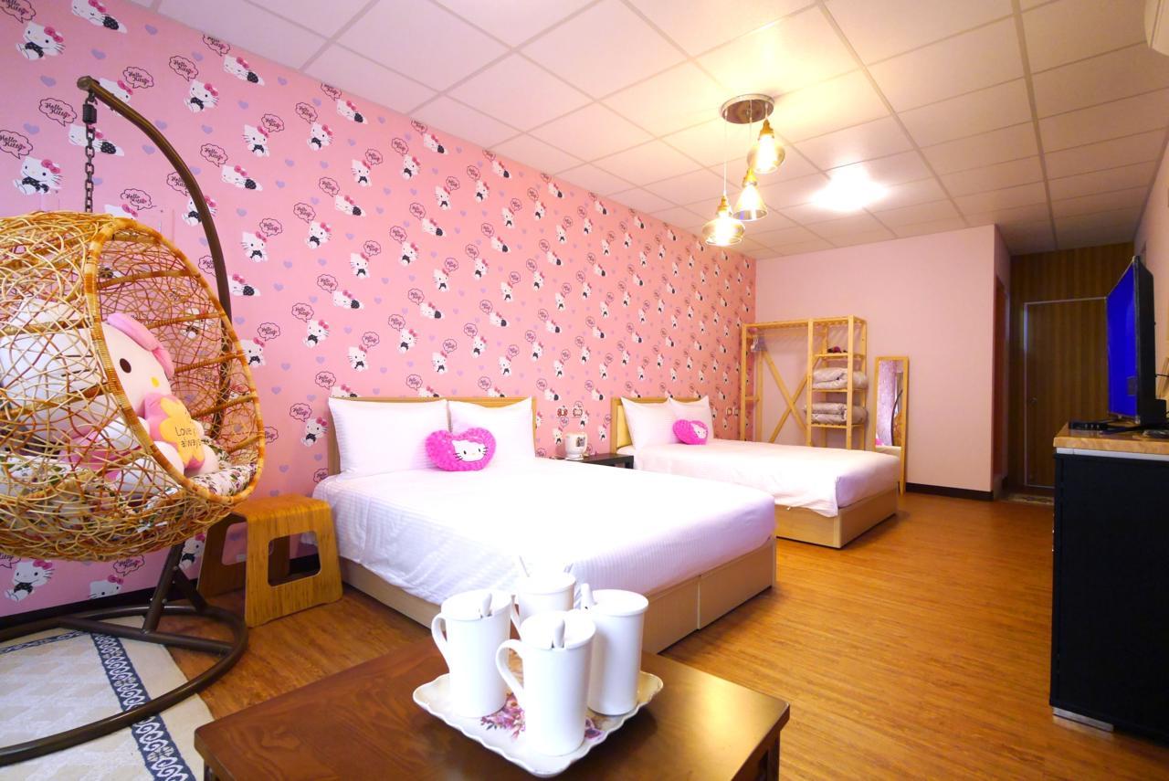 Traveler Station Hotel Каосюн Екстериор снимка