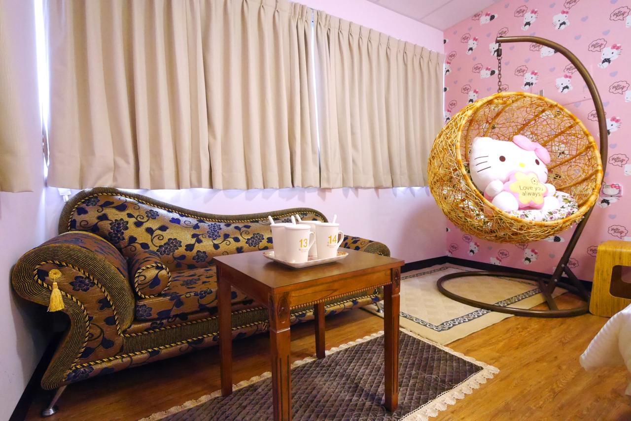 Traveler Station Hotel Каосюн Екстериор снимка