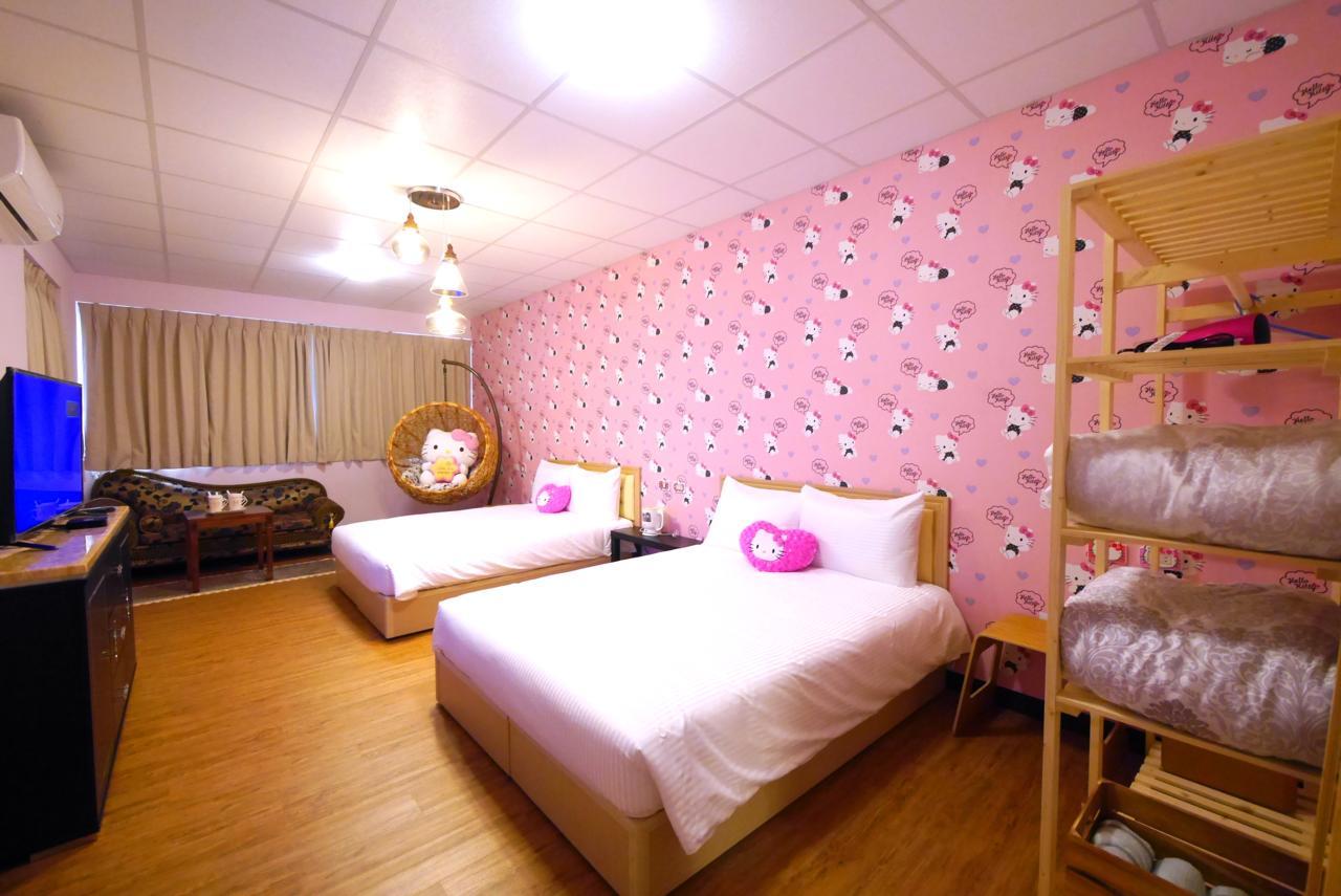Traveler Station Hotel Каосюн Екстериор снимка