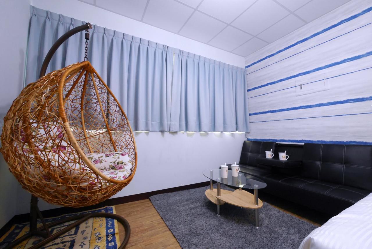 Traveler Station Hotel Каосюн Екстериор снимка