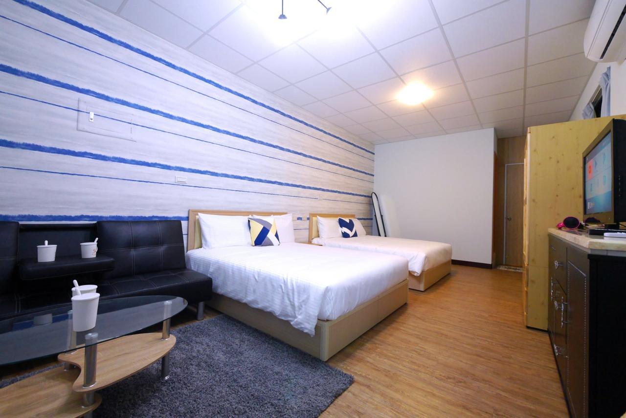 Traveler Station Hotel Каосюн Екстериор снимка