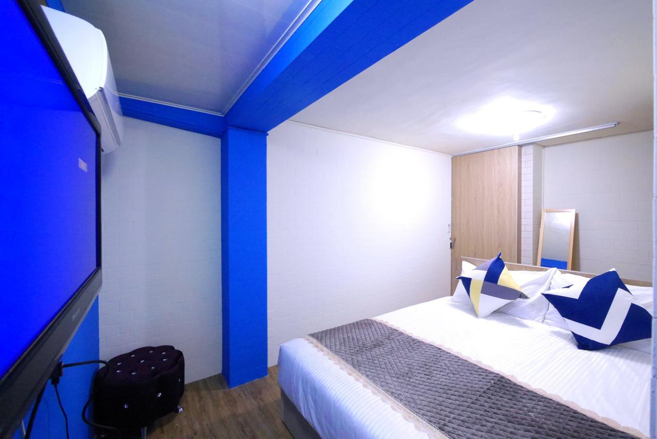 Traveler Station Hotel Каосюн Екстериор снимка
