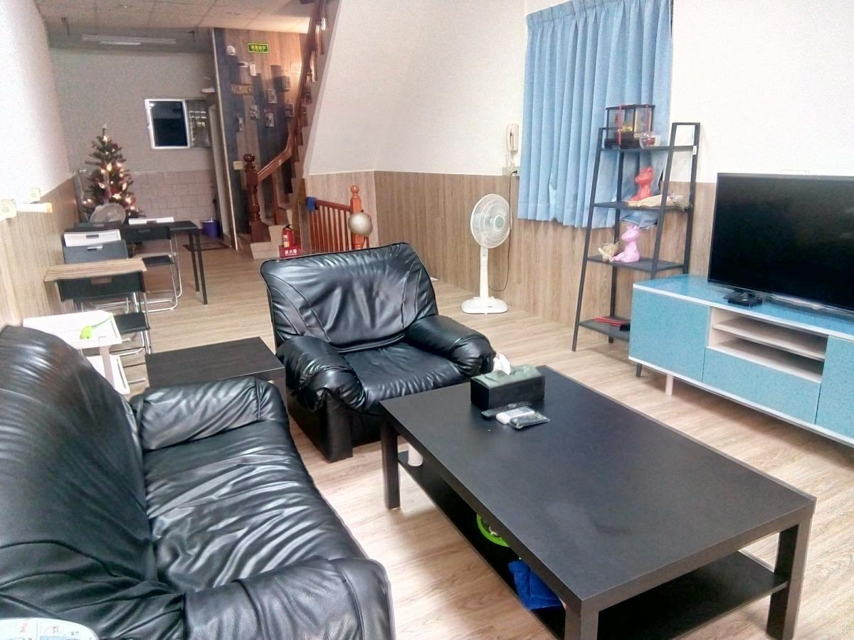 Traveler Station Hotel Каосюн Екстериор снимка