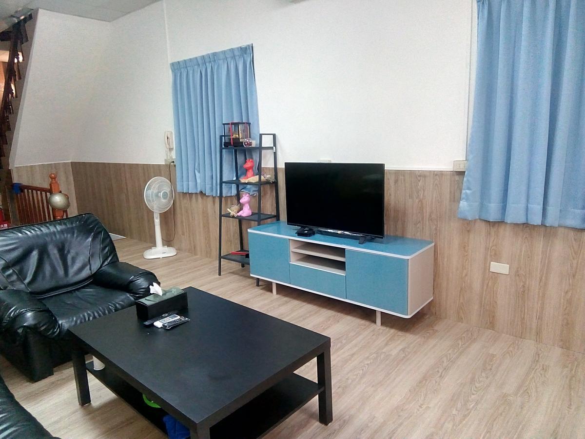 Traveler Station Hotel Каосюн Екстериор снимка